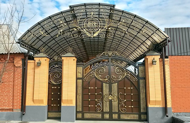 Купить или заказать ворота для дома с навесом - стильные и надежные решения для вашего участка в Черемхово от 41329 руб | ВоротМастер-Чрм