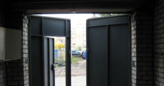 Купить гаражные ворота распашные Черемхово, цена от 3813 руб.